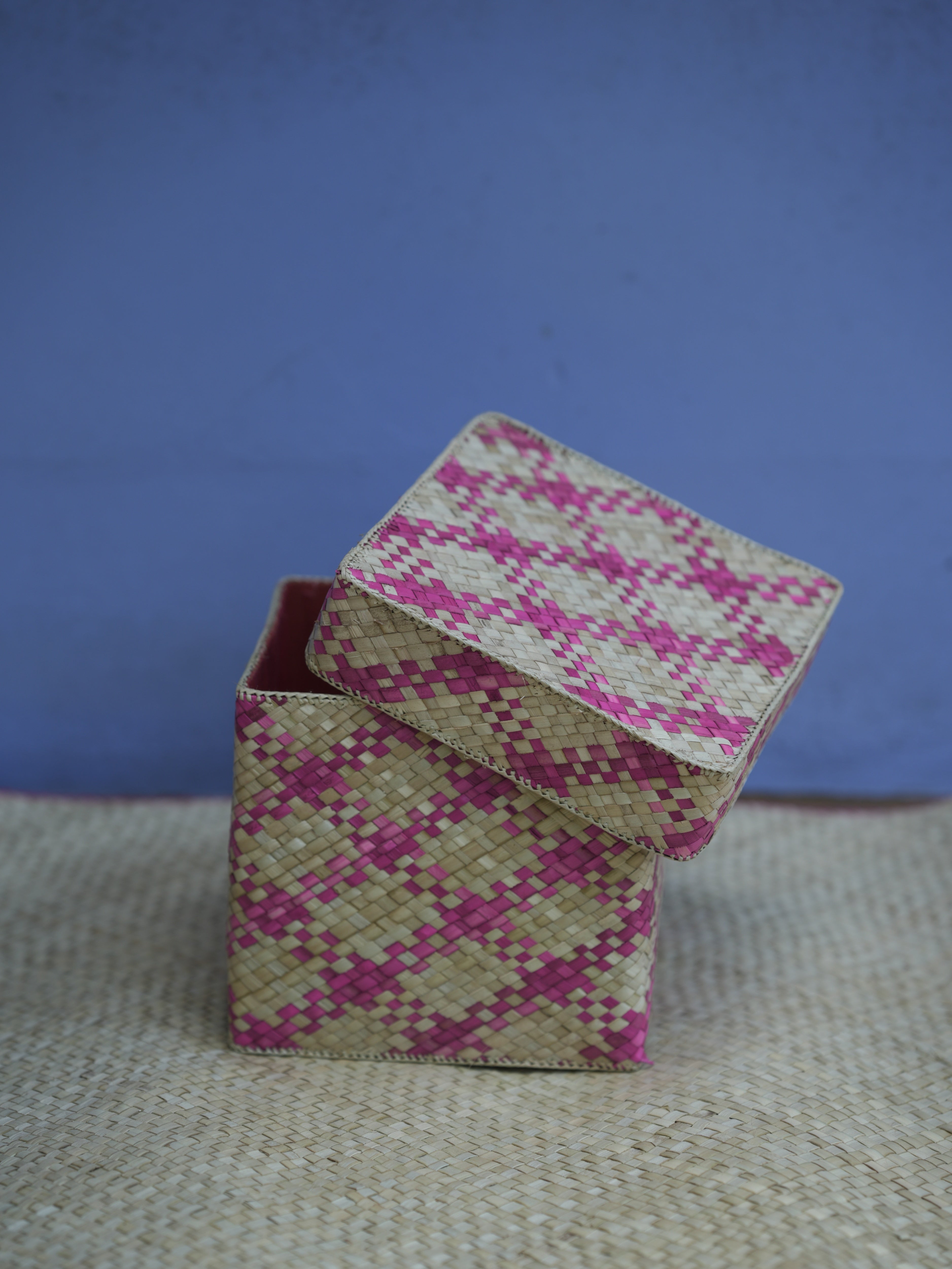 Square shaped Screwpine Box