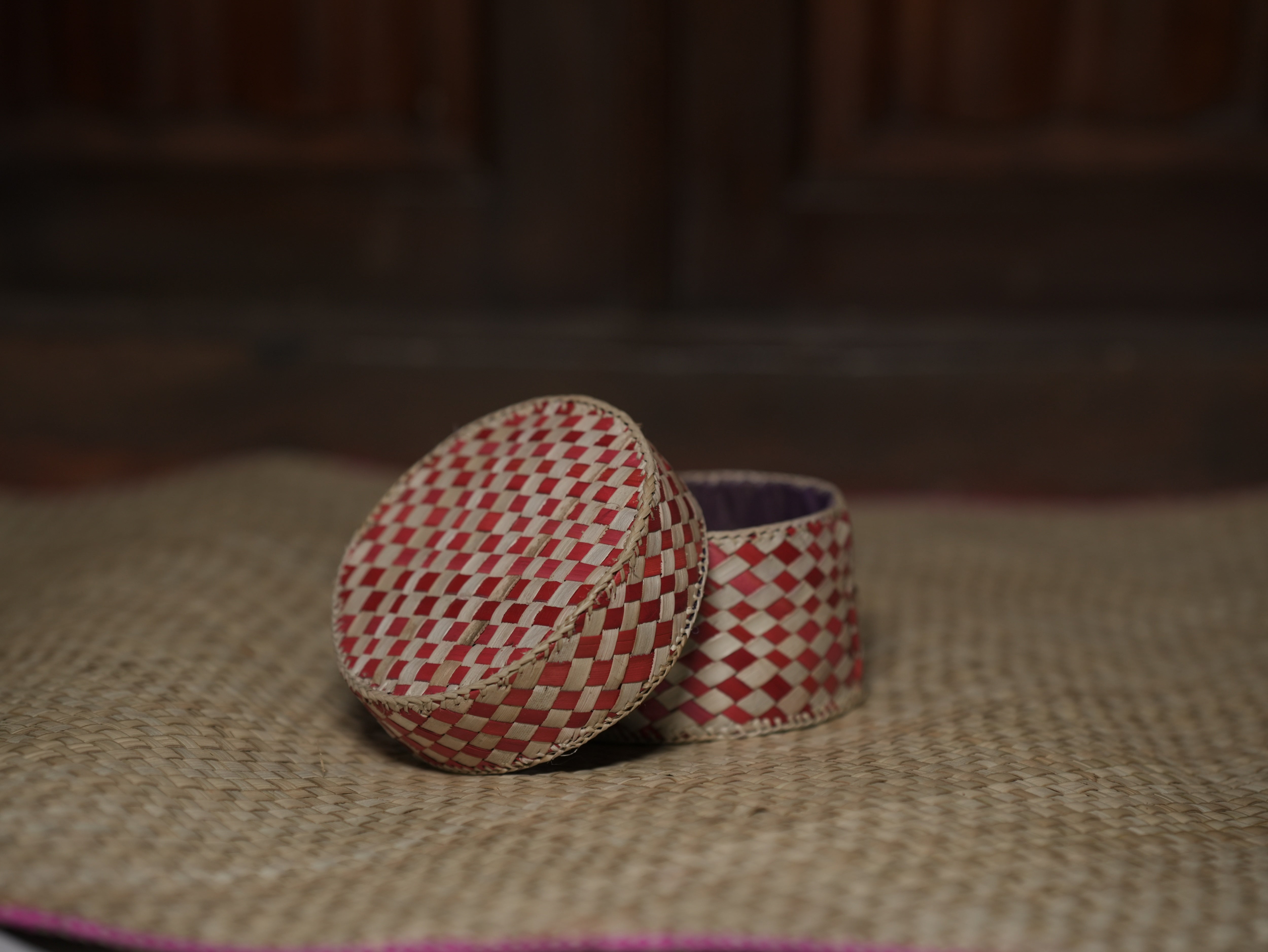 Screwpine Round Red Box