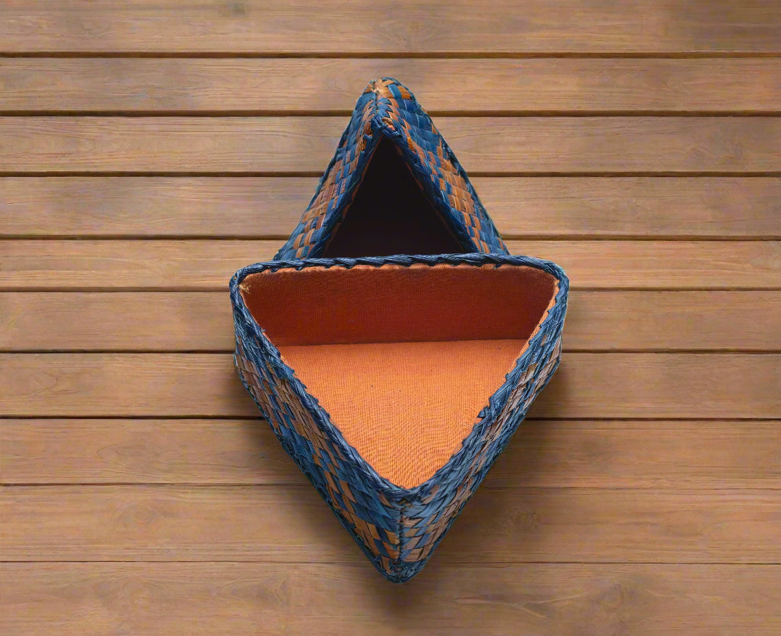 Screwpine Triangle Box