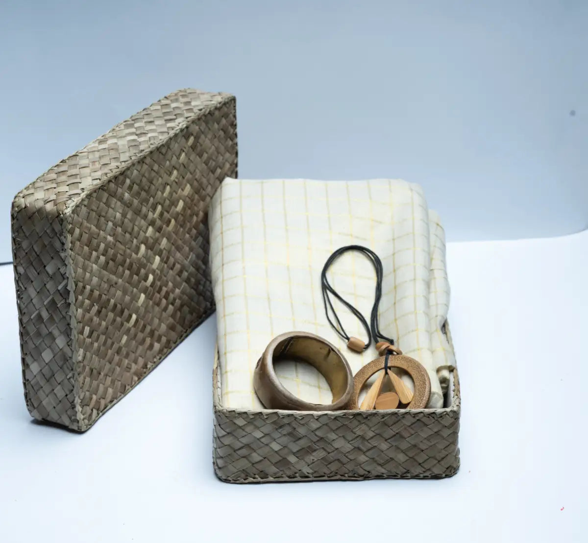 Gift Hamper | Screwpine Box, Saree, Bamboo Bangles & Necklace