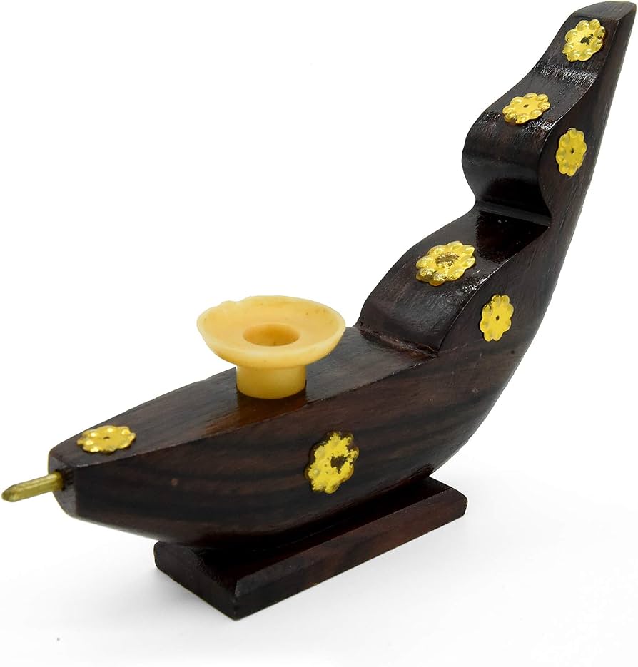 Traditional Kerala Chundan Boat Miniature with Pen Holder