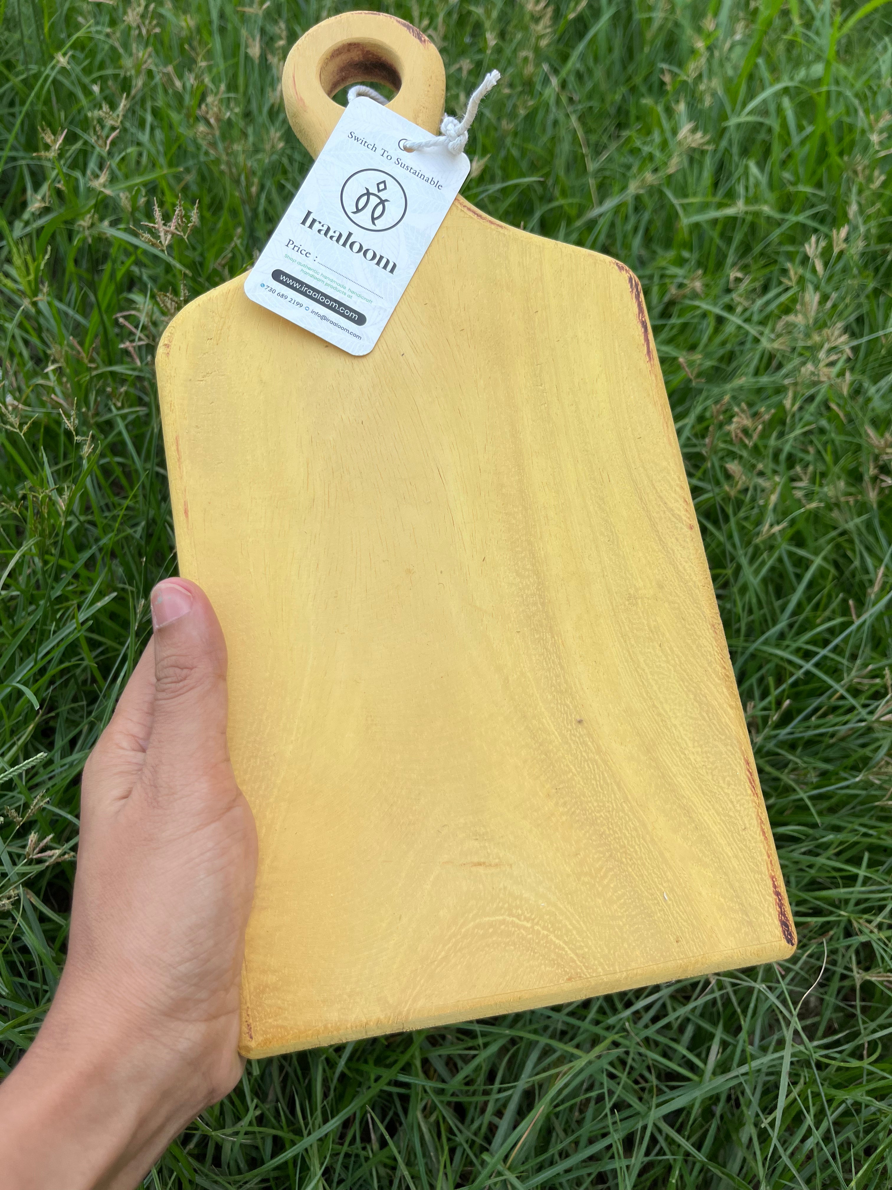 Natural Wooden Chopping Board – A Minimalist Essential for Every Kitchen