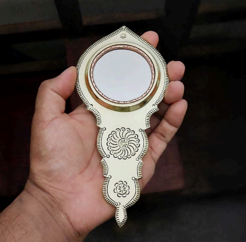 Aranmula Mirror | Aranmula Kannadi (18.7 cm) | GI Product| Handmade Authentic Kerala Traditional Gift