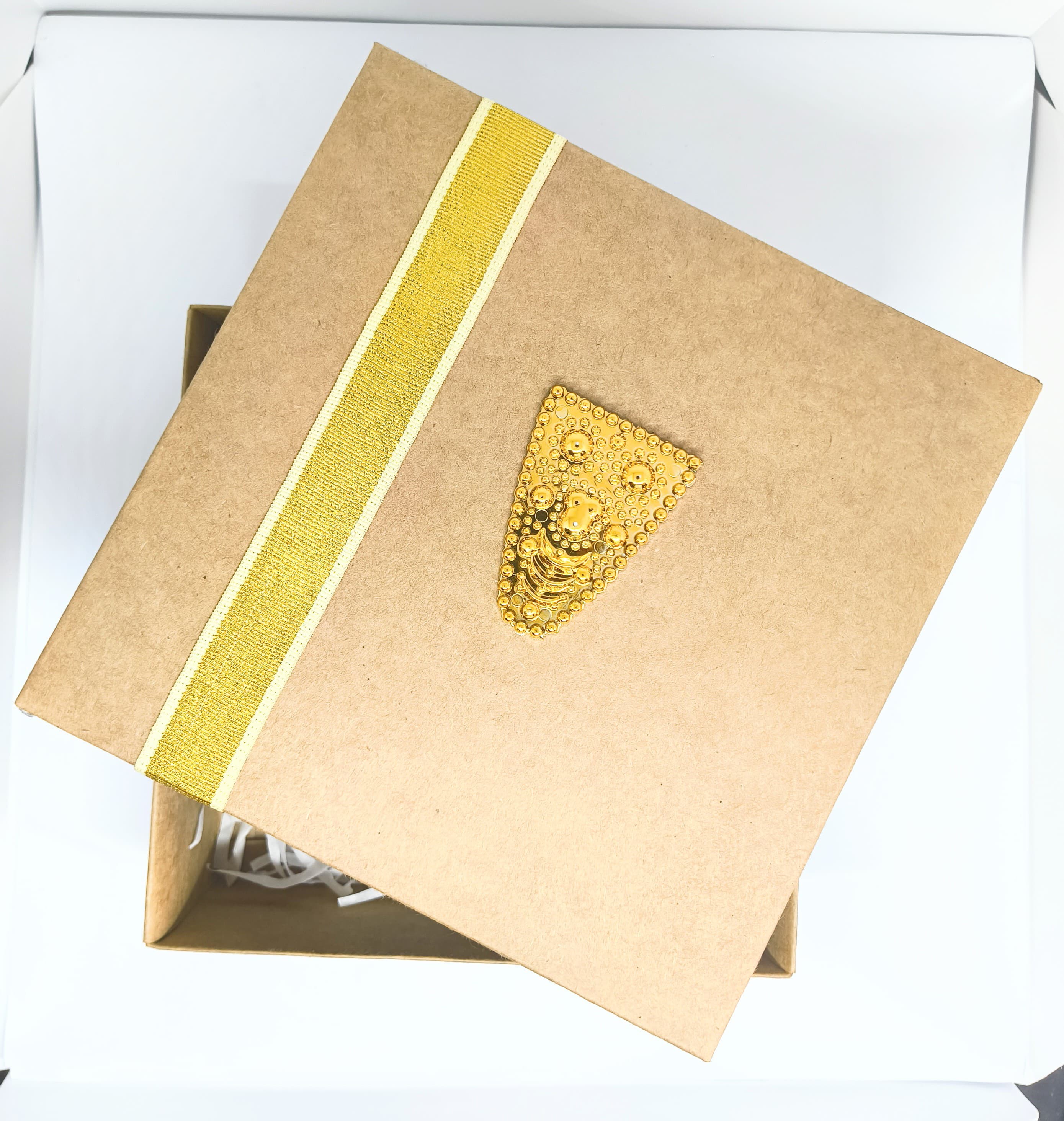 Premium Onam Gift Hampers – Cultural Keepsakes & Handcrafted Décor