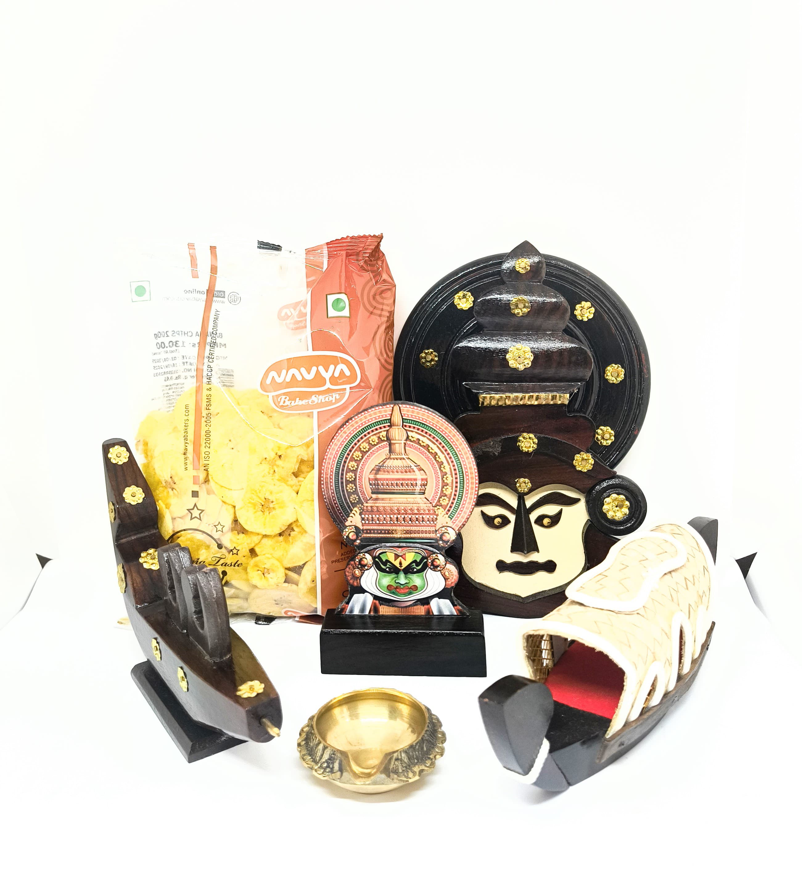 Kerala Onam Gift Hamper – House Boat, Kathakali Heads, Brass Diya & Banana Chips