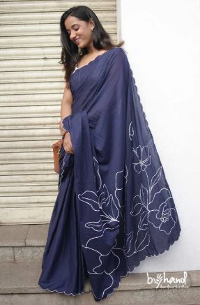 Navy Blue Mulmul Saree With Handpainted Pallu